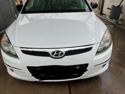 Weiß Gebraucht 2009 Hyundai i30 Kombi | 2.899 € (Fairer Preis)