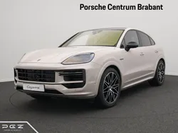 Grau Gebraucht 2025 Porsche Cayenne Turbo E-Hybrid SUV | 229.087 € (Teuer)