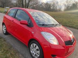 Rot Gebraucht 2006 Toyota Yaris Kleinwagen | 1.950 € (Etwas zu teuer)
