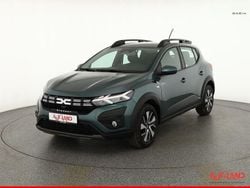 Grün Gebraucht 2025 Dacia Sandero Stepway SUV | 16.490 € (Superpreis)