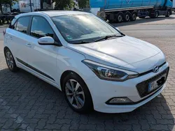 Weiß Gebraucht 2015 Hyundai i20 Style Kleinwagen | 8.500 € (Fairer Preis)