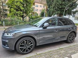 Grau Gebraucht 2020 Audi Q5 Sport SUV | 42.499 € (Teuer)