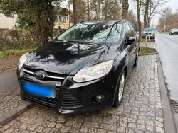 Schwarz Gebraucht 2012 Ford Focus Kombi | 2.200 € (Superpreis)