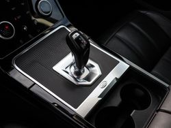 Weiß Gebraucht 2021 Land Rover Range Rover evoque S SUV | 38.427 € (Etwas zu teuer)
