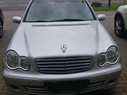 Silber Gebraucht 2004 Mercedes C200 Limousine | 3.199 € (Fairer Preis)