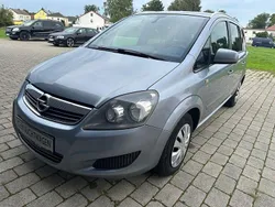 Silber Gebraucht 2010 Opel Zafira Edition Van / Kleinbus | 3.490 € (Fairer Preis)