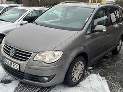 Grau Gebraucht 2009 VW Touran Van / Kleinbus | 4.990 € (Fairer Preis)