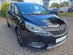 Schwarz Gebraucht 2017 Opel Zafira Innovation Van / Kleinbus | 10.800 € (Guter Preis)