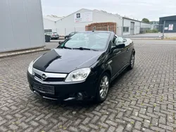 Schwarz Gebraucht 2007 Opel Tigra Edition Cabrio | 2.900 € (Fairer Preis)