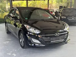 Schwarz Gebraucht 2016 Hyundai i30 Trend Limousine | 11.666 € (Fairer Preis)
