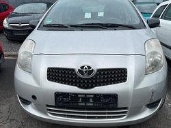 Grau Gebraucht 2007 Toyota Yaris Kombi | 3.800 € (Etwas zu teuer)