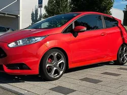 Rot Gebraucht 2014 Ford Fiesta ST Kleinwagen | 9.450 € (Fairer Preis)