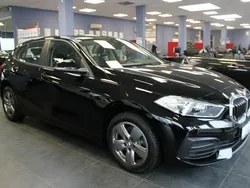 Schwarz Gebraucht 2021 BMW 118 Advantage Kleinwagen | 18.980 € (Guter Preis)