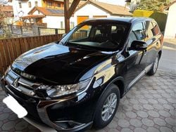Schwarz Gebraucht 2017 Mitsubishi Outlander Edition SUV | 15.450 € (Fairer Preis)