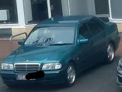 Grün Gebraucht 1998 Mercedes 180 Limousine | 1.790 € (Guter Preis)