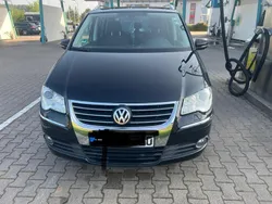 Schwarz Gebraucht 2010 VW Touran Van / Kleinbus | 2.150 € (Superpreis)