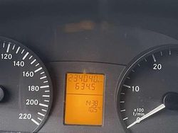 Weiß Gebraucht 2010 Mercedes Vito Kombi | 13.000 €