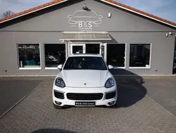 Weiß Gebraucht 2017 Porsche Cayenne S E-Hybrid Platinum Edition SUV | 34.500 € (Fairer Preis)