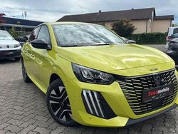 Grün Neu 2025 Peugeot 208 Allure Kleinwagen | 26.950 € (Etwas zu teuer)