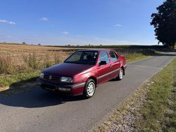 Rot Gebraucht 1993 VW Vento Limousine | 1.800 €