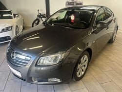Grau Gebraucht 2012 Opel Insignia Innovation Limousine | 7.450 € (Fairer Preis)