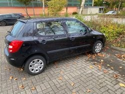 Schwarz Gebraucht 2012 Skoda Fabia Active Limousine | 2.450 € (Guter Preis)