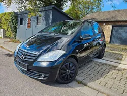 Schwarz Gebraucht 2010 Mercedes A180 Elegance Van / Kleinbus | 2.499 €