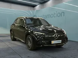 Schwarz Gebraucht 2024 Mercedes GLC220 AMG SUV | 64.360 € (Fairer Preis)