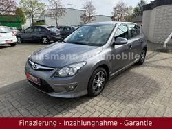 Grau Gebraucht 2012 Hyundai i30 Classic Limousine | 5.999 € (Etwas zu teuer)