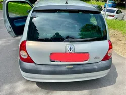 Grau Gebraucht 2003 Renault Clio II Expression Kleinwagen | 1.200 € (Fairer Preis)