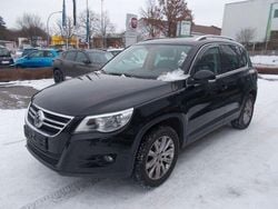 Deep black perleffekt, deep blac (metallic) Gebraucht 2011 VW Tiguan SUV | 7.590 € (Guter Preis)