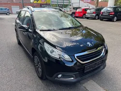 Lackierung schwarz perla nera/ Gebraucht 2014 Peugeot 2008 Active SUV | 5.999 € (Superpreis)