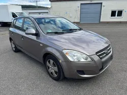 Gold Gebraucht 2009 Kia Ceed Limousine | 950 € (Guter Preis)