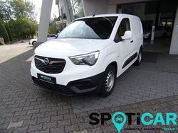 Weiß jade weiß Gebraucht 2021 Opel Combo Edition Van / Kleinbus | 15.250 € (Fairer Preis)