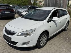 Weiß Gebraucht 2012 Opel Astra Sport Kombi | 2.300 € (Superpreis)