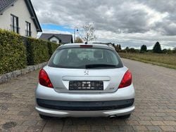 Silber Gebraucht 2009 Peugeot 207 Tendance Limousine | 2.199 € (Guter Preis)