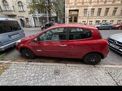 Rot Gebraucht 2010 Renault Clio II Kleinwagen | 2.700 € (Fairer Preis)