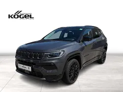 Grau (graphite grey pearl) Gebraucht 2024 Jeep Compass SUV | 29.990 € (Fairer Preis)