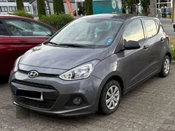 Grau Gebraucht 2015 Hyundai i10 Classic Kleinwagen | 8.200 € (Fairer Preis)