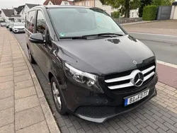Grau Gebraucht 2022 Mercedes V220 Van / Kleinbus | 16.000 €
