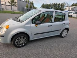 Grau Gebraucht 2006 Renault Modus Van / Kleinbus | 1.690 € (Fairer Preis)