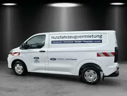 Weiß (frozen white) Gebraucht 2025 Ford Transit Custom Kleinwagen | 33.990 € (Superpreis)