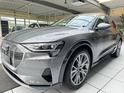 Grau Gebraucht 2023 Audi e-tron Sportback Sport SUV | 31.590 € (Superpreis)