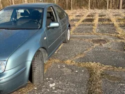 Blau Gebraucht 2002 VW Bora Limousine | 1.700 € (Fairer Preis)