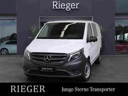Weiß Gebraucht 2023 Mercedes Vito Van / Kleinbus | 36.890 € (Etwas zu teuer)