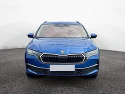 Raceblau Gebraucht 2025 Skoda Octavia Selection Kombi | 31.890 € (Guter Preis)