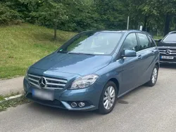 Blau Gebraucht 2014 Mercedes B180 Urban Van / Kleinbus | 14.000 € (Guter Preis)