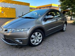 Grau Gebraucht 2009 Honda Civic Kleinwagen | 2.999 € (Etwas zu teuer)
