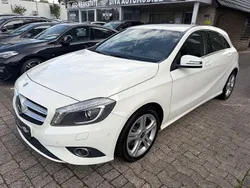 Weiß Gebraucht 2014 Mercedes A180 Urban Limousine | 16.550 € (Etwas zu teuer)