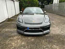 Porsche Cayman GT4